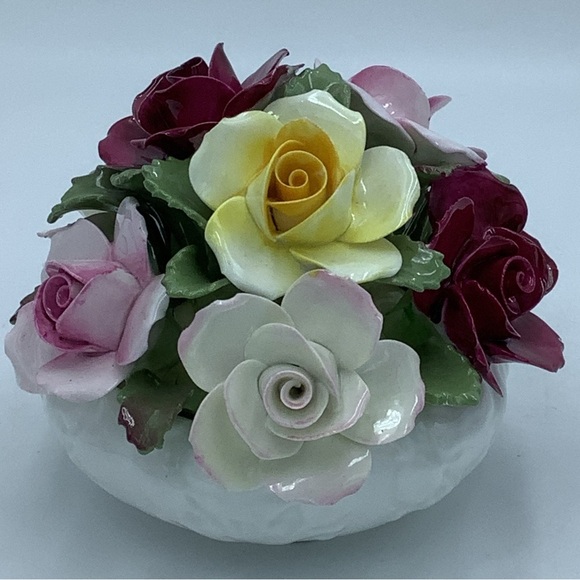 Aynsley England Hand Modeled and Painted Fine Bone China Flower Bouquet - Picture 2 of 15